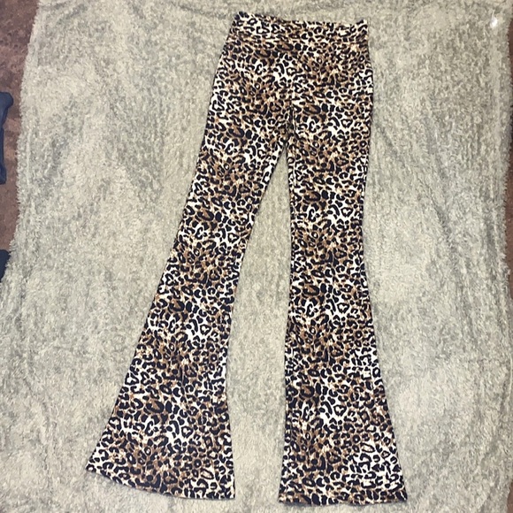 No Boundaries Pants - Cute womens S (3-5) leopard stretchy pants with bell bottoms